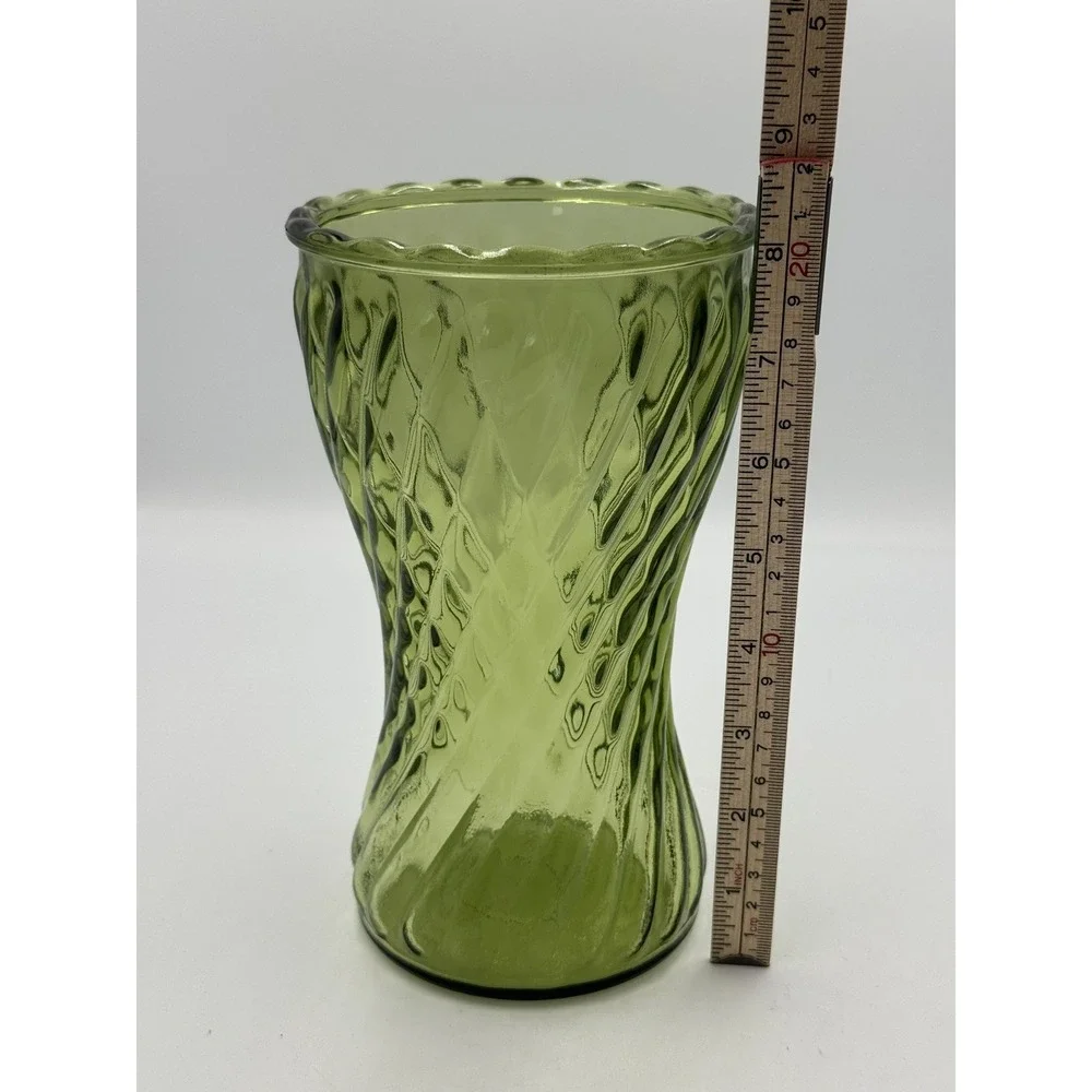 Vintage Avocado Green Twisted Spiral Swirl Glass Vase 8